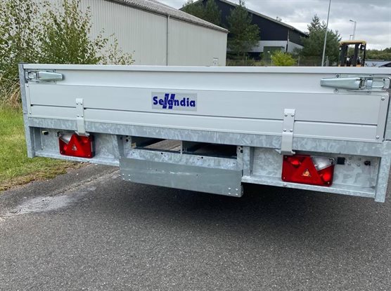 Indbygget rampe holder EKSTRA UDSTYR