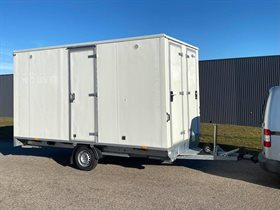 Brugt 4212 skurvogn m/spiseplads til 6, køkken og toilet