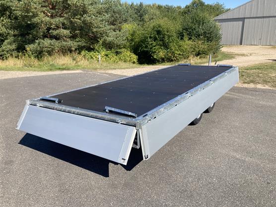 VZ light 2700-517x182 boogietrailer med sider nede