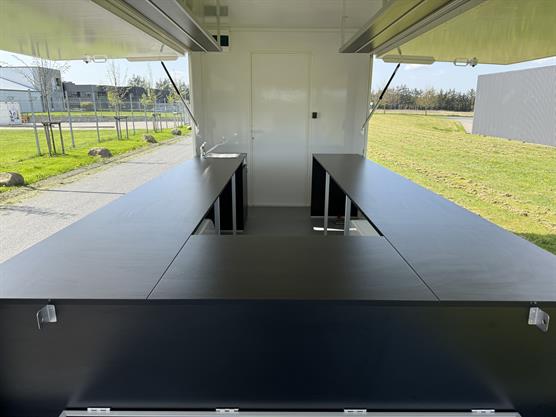 Mobil luksus udskænkningsvogn med disk på tre sider