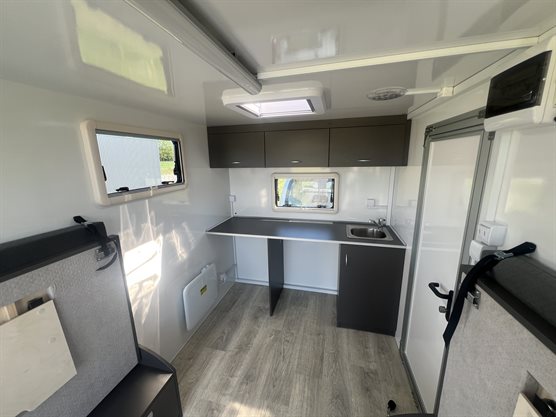 TP 360-1300 Sport Transport Cargo med køkken