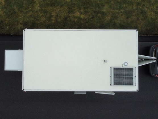 Pionervogn med solceller ideel til steder, hvor der ikke findes tilslutning til ekstern el, vand og kloak